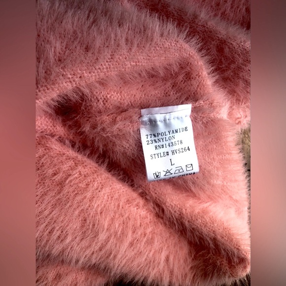 Hot & Delicious fuzzy, knit, eyelash or boucle style in skirt coral pink NEW - Picture 10 of 14